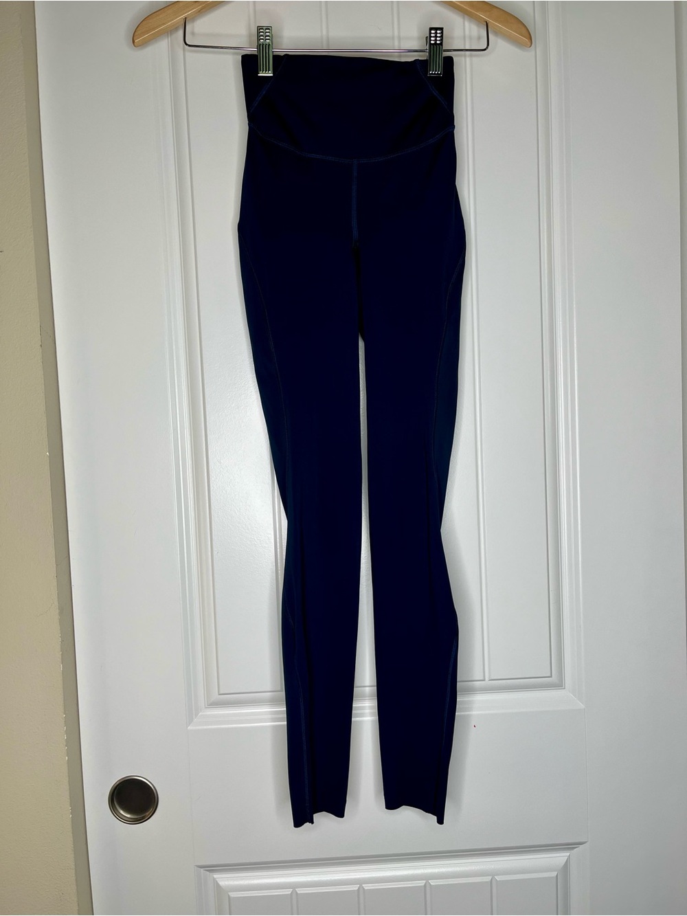 Lululemon Base Pace High-Rise Tight True Navy Size 0 Athletic Workout Classic